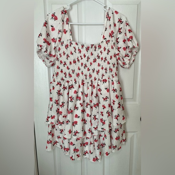 White Floral Romper Playsuit With Puff Sleeves Size 0X NWOT - Picture 4 of 6